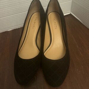 Talbots Women’s Black Suede Quilted Block Heel Pumps Gold Heel Detail Size 9